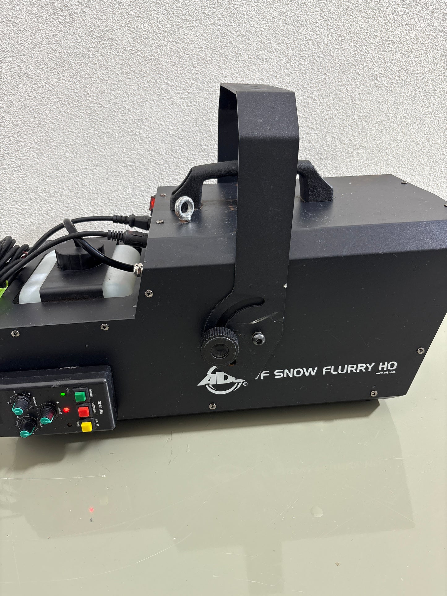 ADJ Snow Flurry HO – leistungsstarke Schneemaschine (High Output)