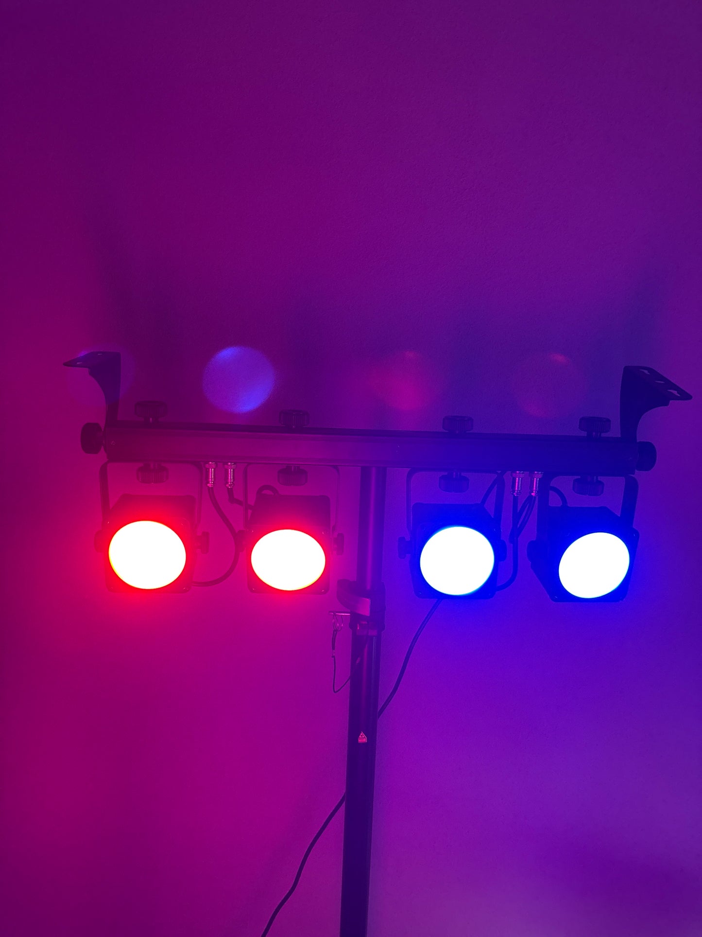 Eurolite KLS-50 Compact Light Set – 4-fach LED-Bar (optional mit Stativ)