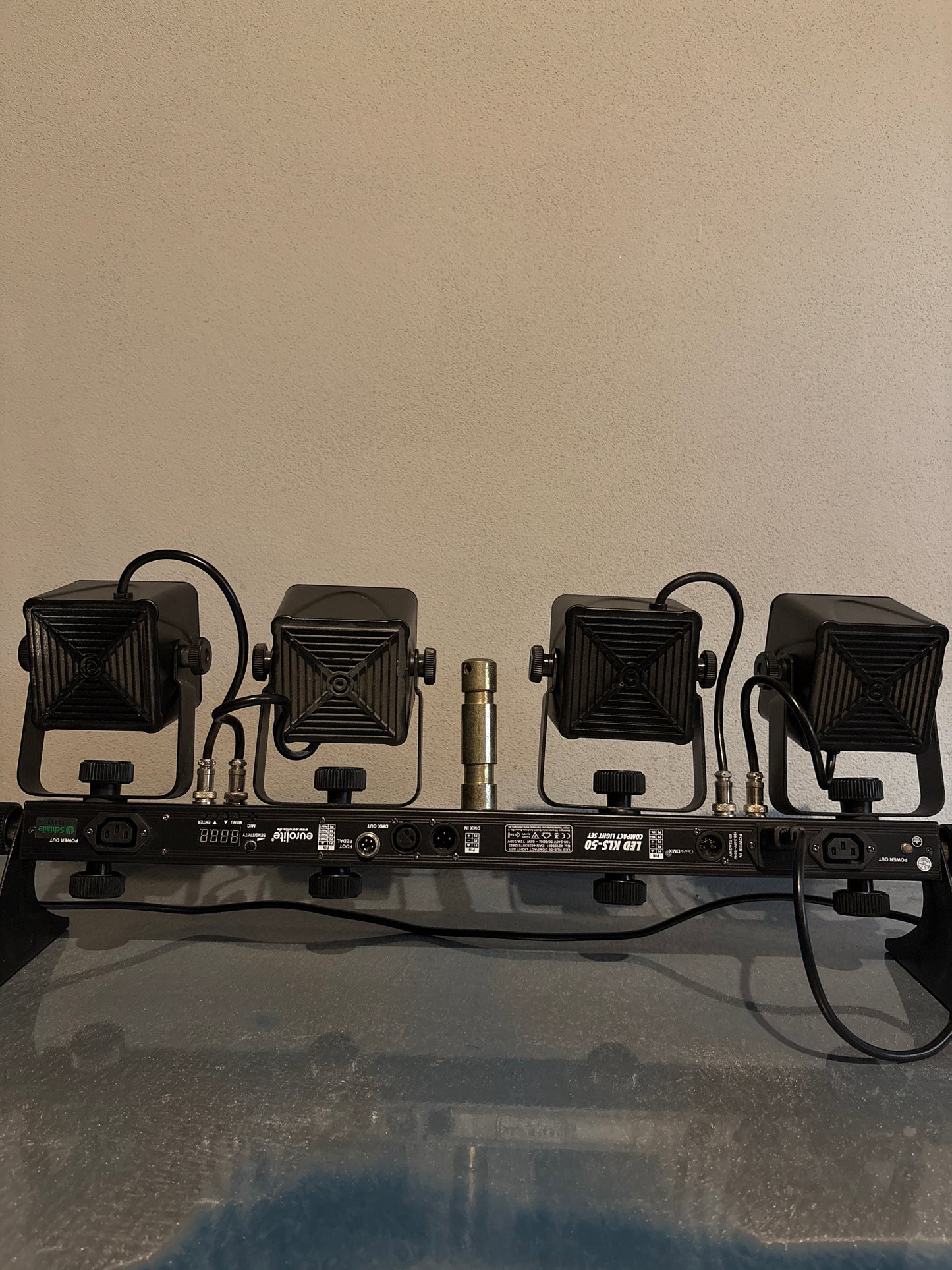 Eurolite KLS-50 Compact Light Set – 4-fach LED-Bar (optional mit Stativ)