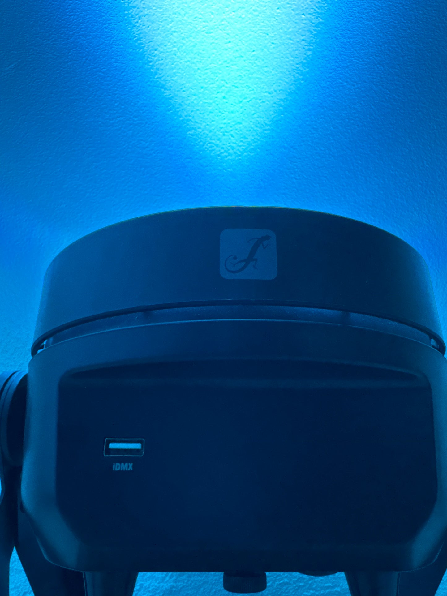 Cameo ROOT PAR 6 – kompakter RGBWA+UV LED-Scheinwerfer