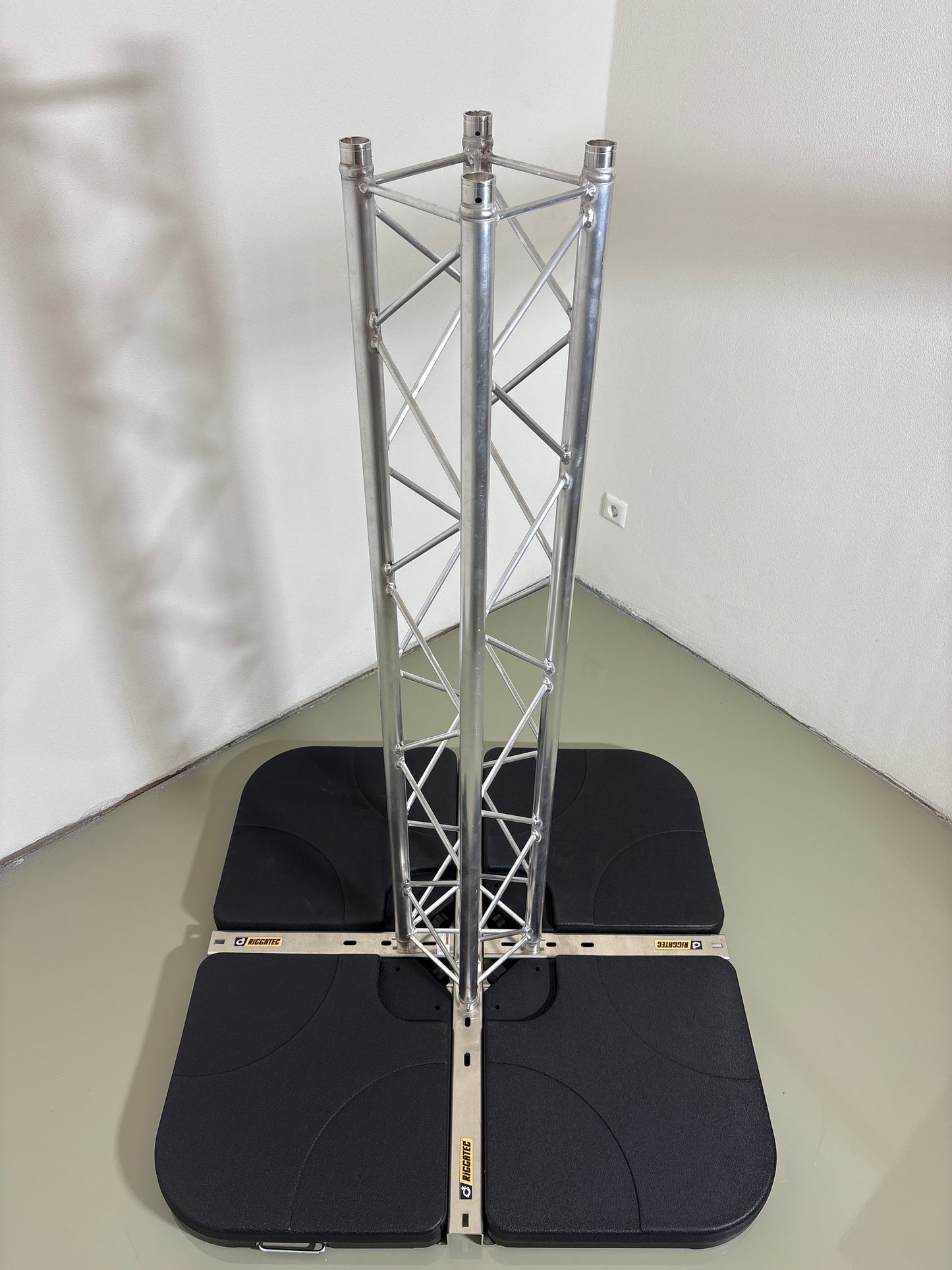 Riggatech FD24 Tower – 1,5 m mit Crossbase & Ballasttanks