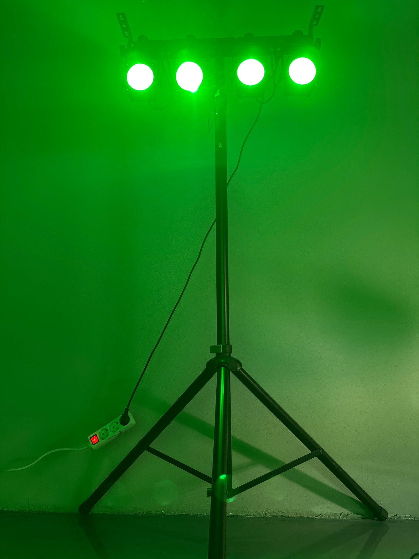 Eurolite KLS-50 Compact Light Set – 4-fach LED-Bar (optional mit Stativ)