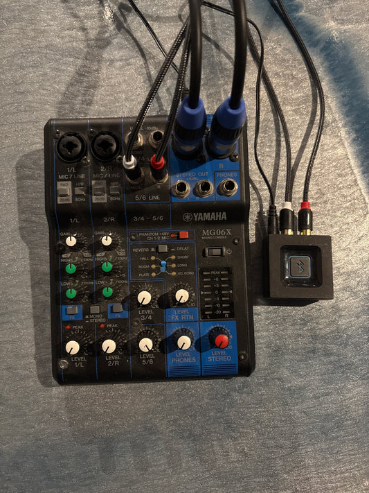 Audio-Zubehör-Set – Yamaha MG06 + Bluetooth-Empfänger + Kabelpaket