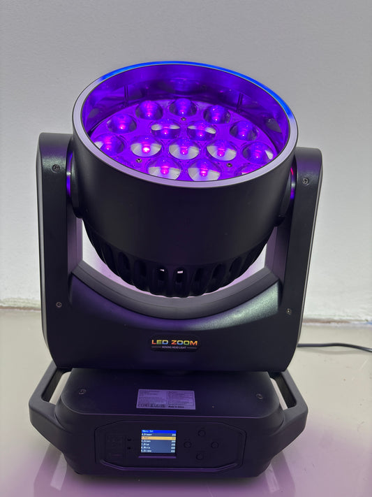 LED Wash Moving Head Light – kompakter Beam/Wash mit Zoom-Funktion