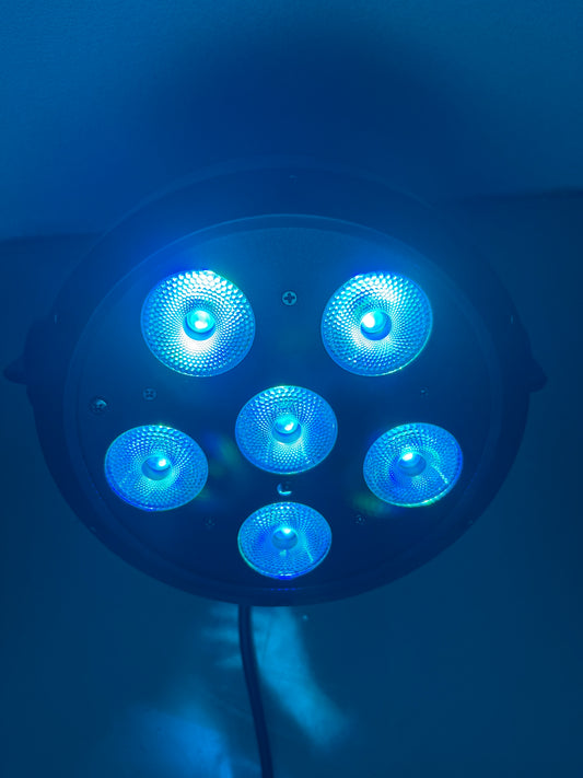 Cameo ROOT PAR 6 – kompakter RGBWA+UV LED-Scheinwerfer