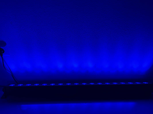 Light4Me LED Bar Deco 18 – Lichtstarke, segmentierte LED-Leiste für Flächen & Deko