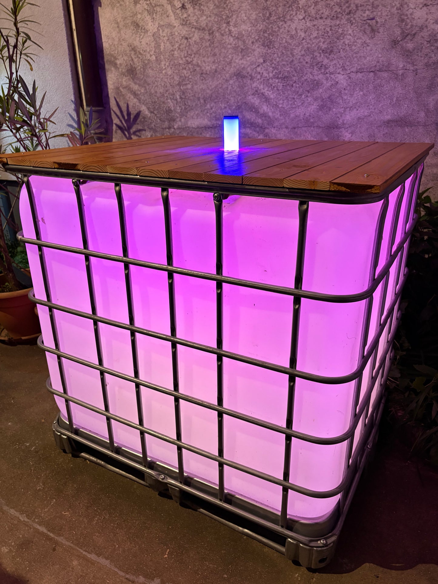 LED Stehtisch IBC – Wireless DMX Akku
