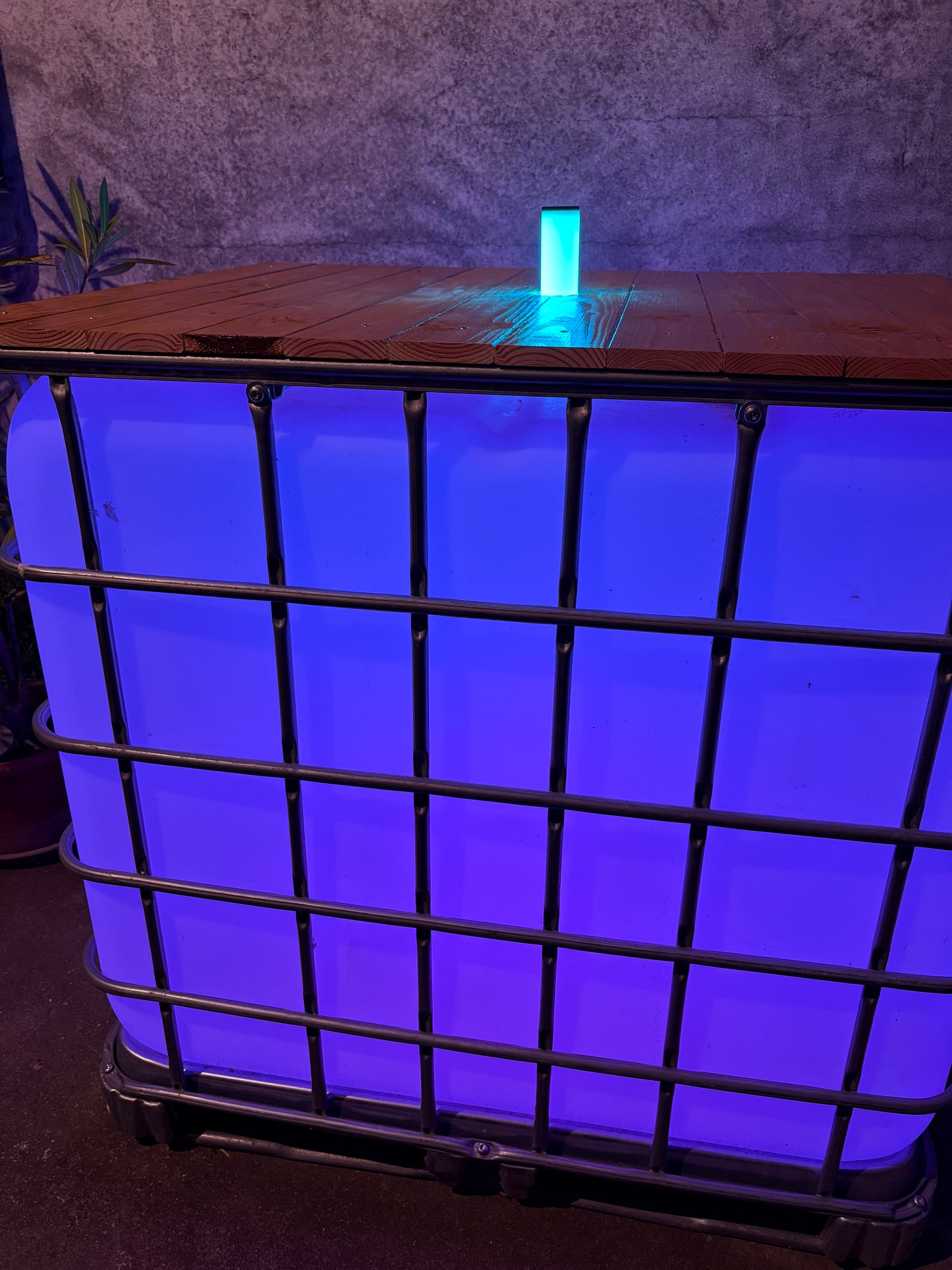 LED Stehtisch IBC – Wireless DMX Akku